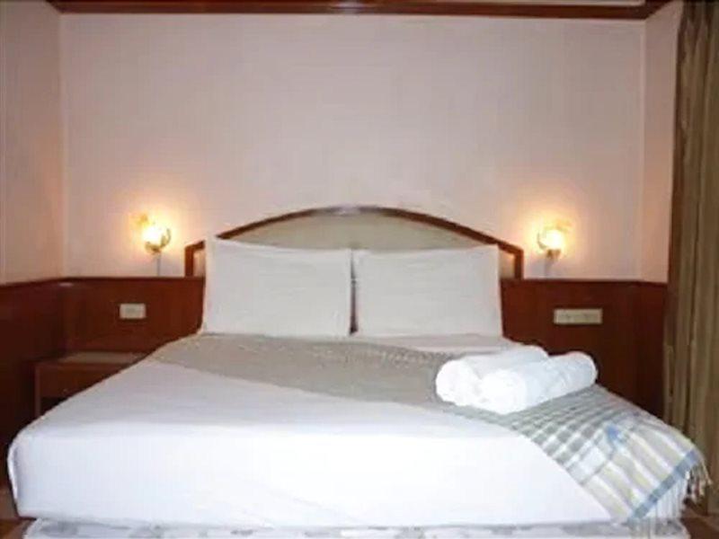Dvc Hotel Чавенг Бийч Екстериор снимка